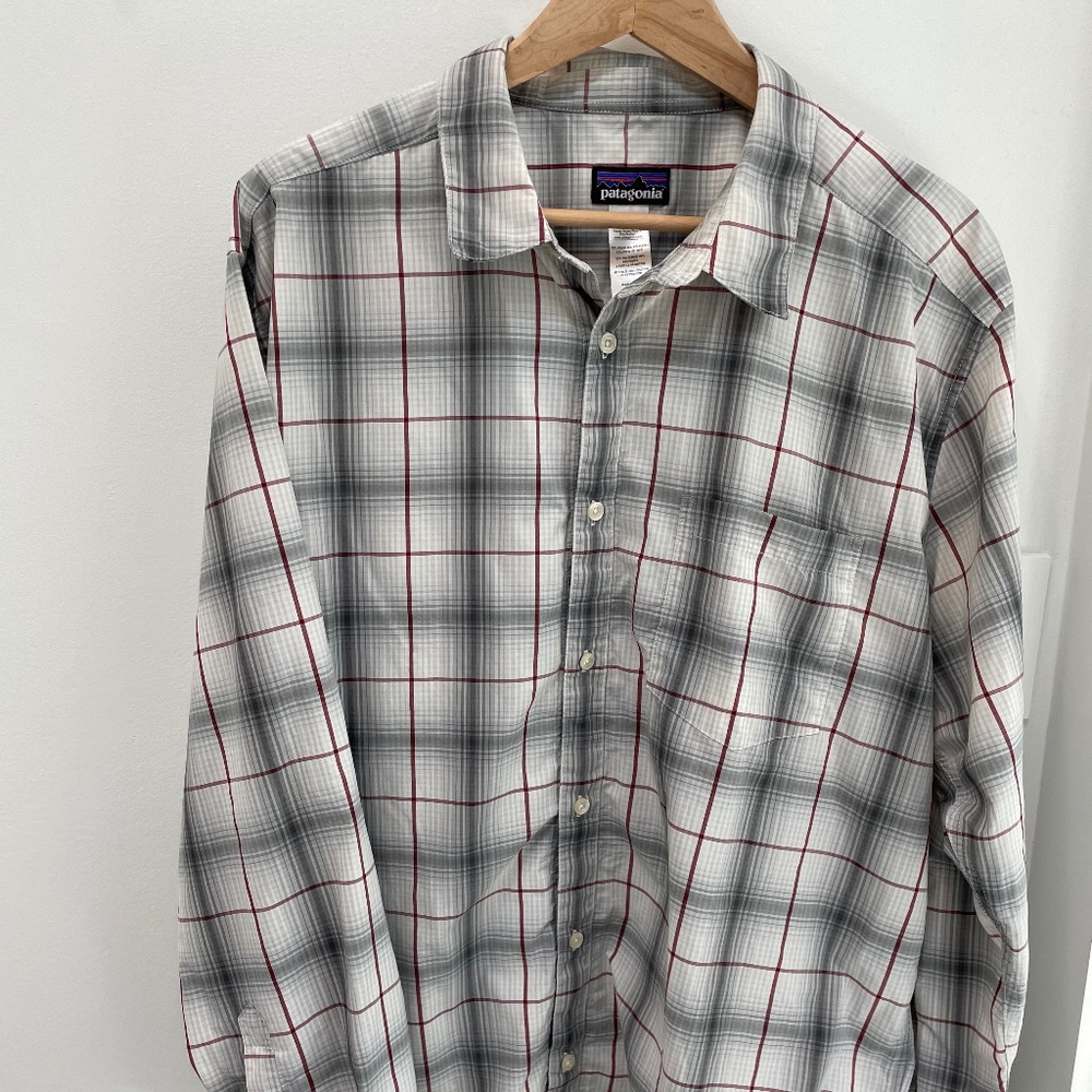 Patagonia Men’s Plaid Button Up Long Sleeve Shirt